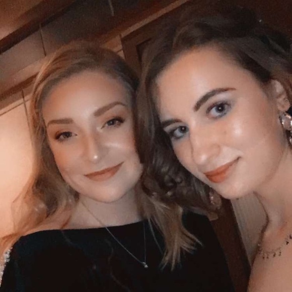 Meet your Posher, Melanie - Picture 1 of 1